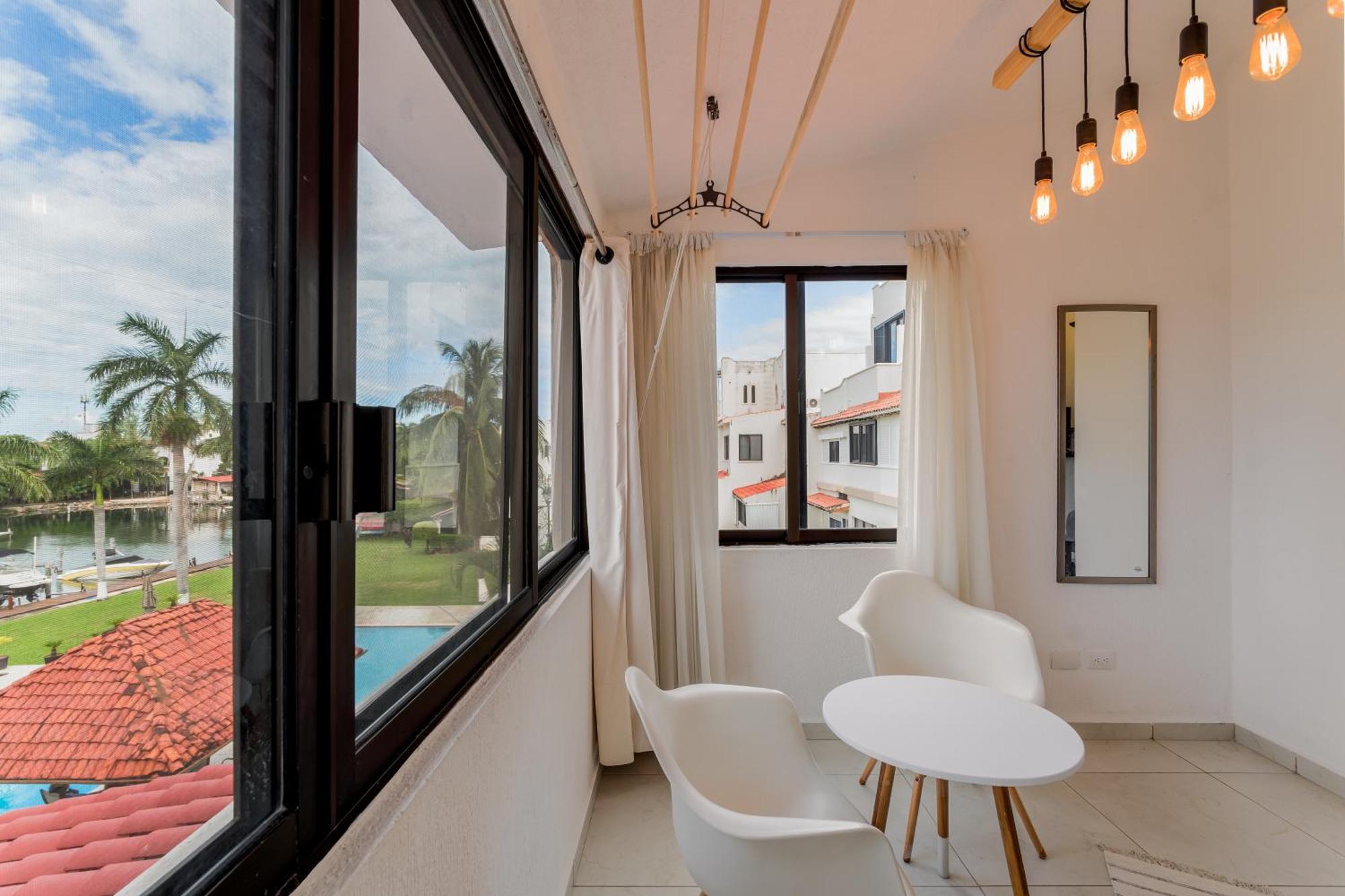 Chic Lagoon Front Villa By Casa Paraiso Cancún Exteriör bild